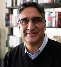 Karim&nbsp;Mahmud, Diradministrateurector